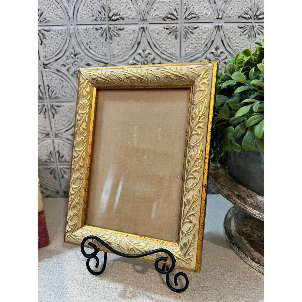 Vintage Ornate Cream and Gold Scrollwork Picture Frame 5x7 Tabletop Wall Mount